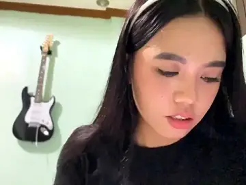 LoisKoski  live sex cam