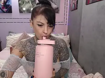 LolaRouse  live sex cam