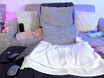 Lucy_Milf_68  live sex cam