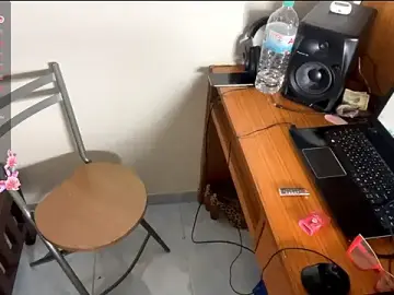 UnsoldEdge  live sex cam