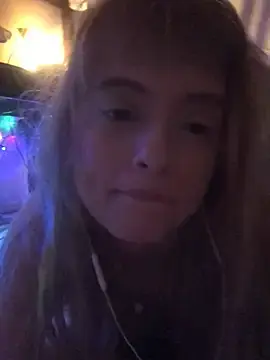 Blubunny222  live sex cam