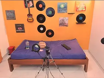 Meisevil77  live sex cam