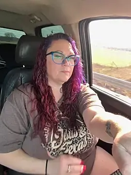 Secretmilf2  live sex cam