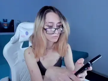 College_Girl_18  live sex cam