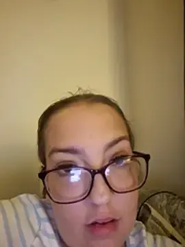 Elegant-Faye36  live sex cam