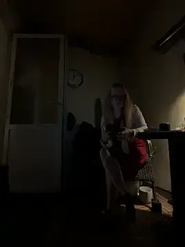 LizzieZ1975  live sex cam