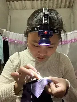 NhuFox  live sex cam