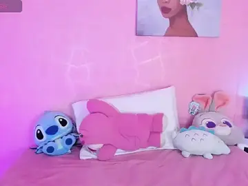 Trixiroy  live sex cam