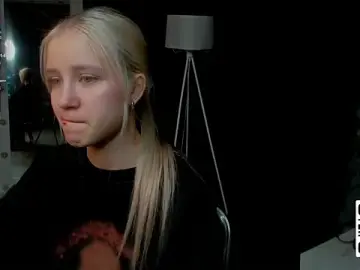 Anellyball  live sex cam