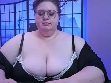 DriveThruChloe  live sex cam