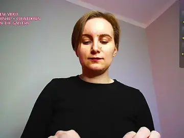 KinkyMissCherry  live sex cam