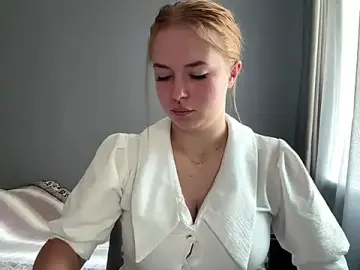 RoxieMood  live sex cam