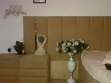 Isha_here  live sex cam