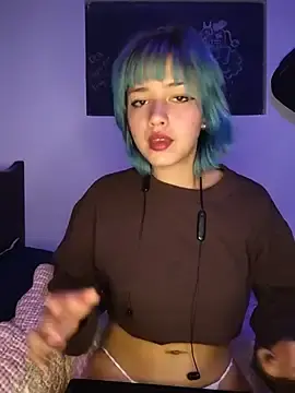 Vickyinlovee  live sex cam