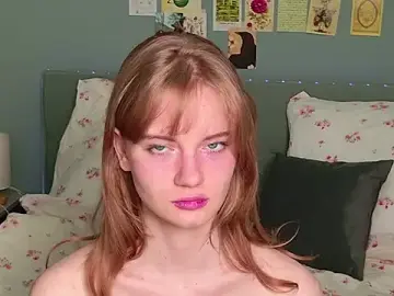 ElfieWhite  live sex cam