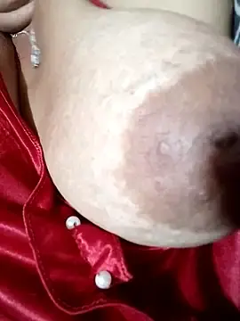 Hotmommax  live sex cam