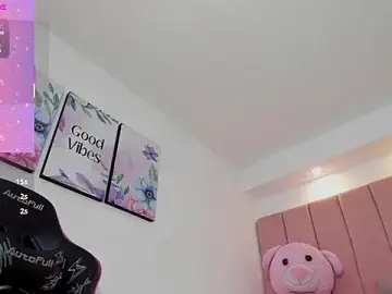 Cloe_555  live sex cam