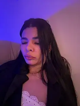 Skinnygirlbr  live sex cam