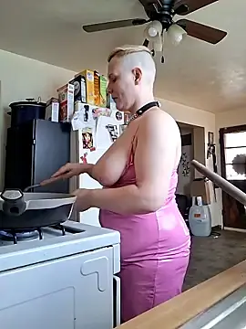 Baldbabey  live sex cam