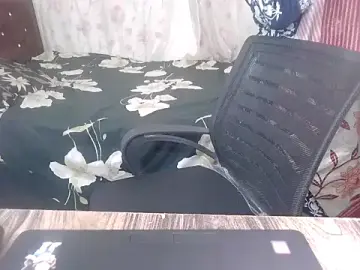 Bold-Divya1  live sex cam