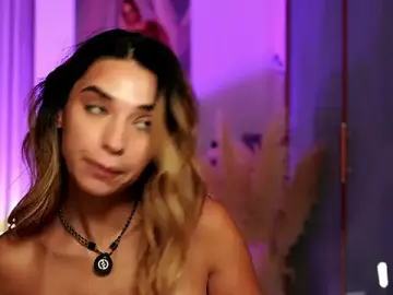 ItalianGirl  live sex cam