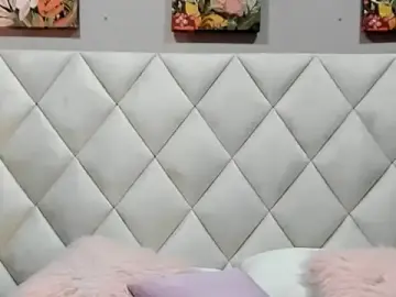 Lily_Cooper__  live sex cam