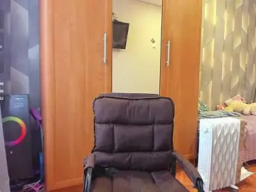 Tiny_Kiss  live sex cam