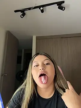 Lunablossom_  live sex cam