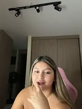Lunablossom_  live sex cam