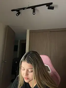 Lunablossom_  live sex cam