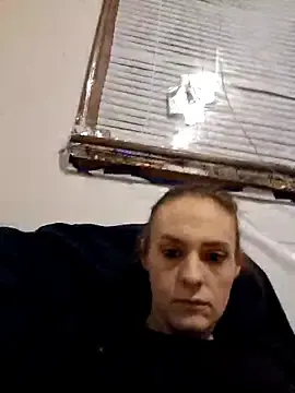 Squirtlmom  live sex cam