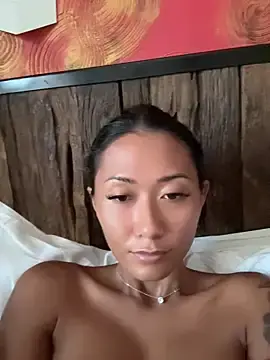 Thai-dreamgirl  live sex cam