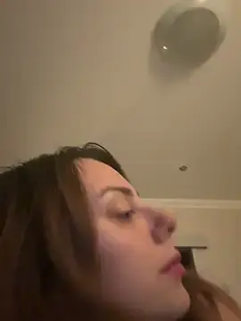 Desertquenees  live sex cam