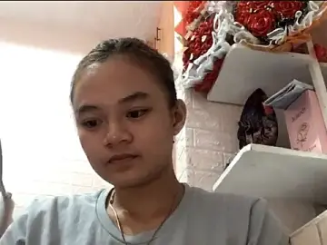 NomaBadalamenti  live sex cam