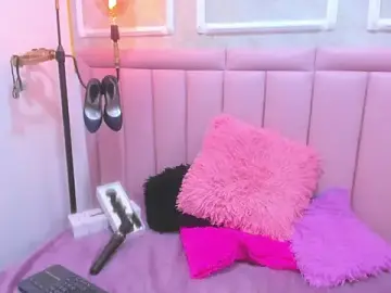 Raven_love  live sex cam