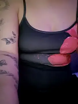 Sweettinydiamond  live sex cam