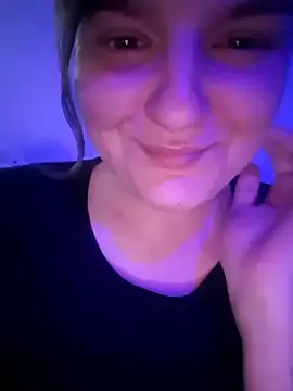 Sweettinydiamond  live sex cam