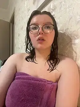 TrishaMoons  live sex cam