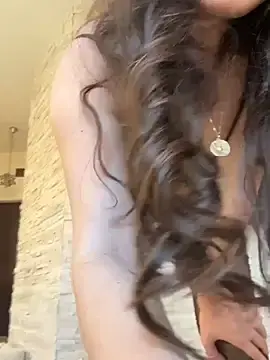 Diamond_desiree  live sex cam
