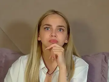 AnitaVenture  live sex cam