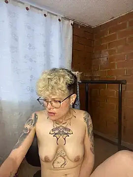 Megan-c  live sex cam