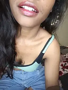 MysticDiya  live sex cam