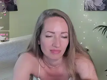 Queenymel  live sex cam
