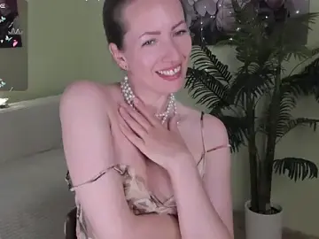 Queenymel  live sex cam