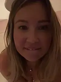 WhereisAlice  live sex cam