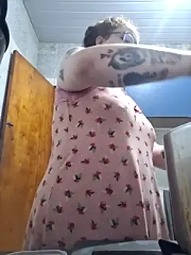 Hotjengg44  live sex cam