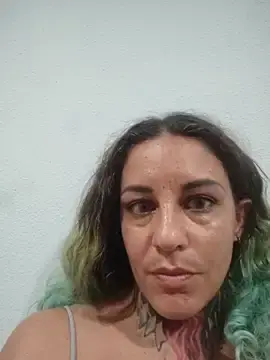 CHAiNQ12  live sex cam