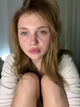 Emaline_Fane  live sex cam