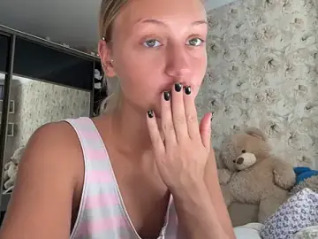 HeavingLip  live sex cam