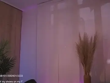 LucyAllenX  live sex cam